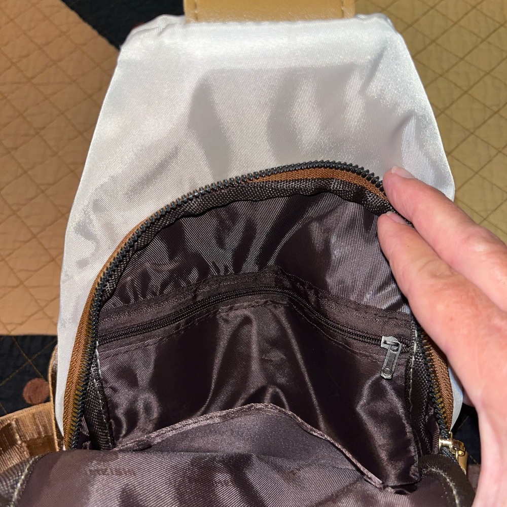 New sling bag - Picture 4 of 9